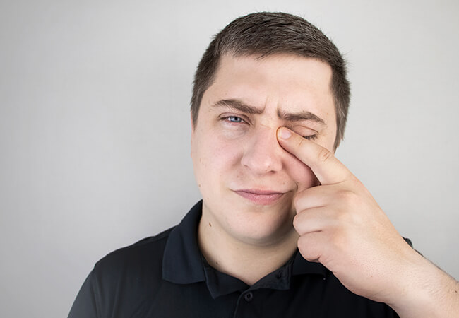 Symptoms of Foreign Eye Objects